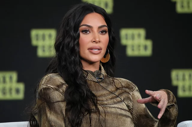 Kim begged Kanye's team to let her 'talk to him'