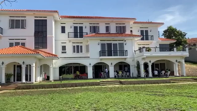  Kiryowa Kiwanuka's  mansion
